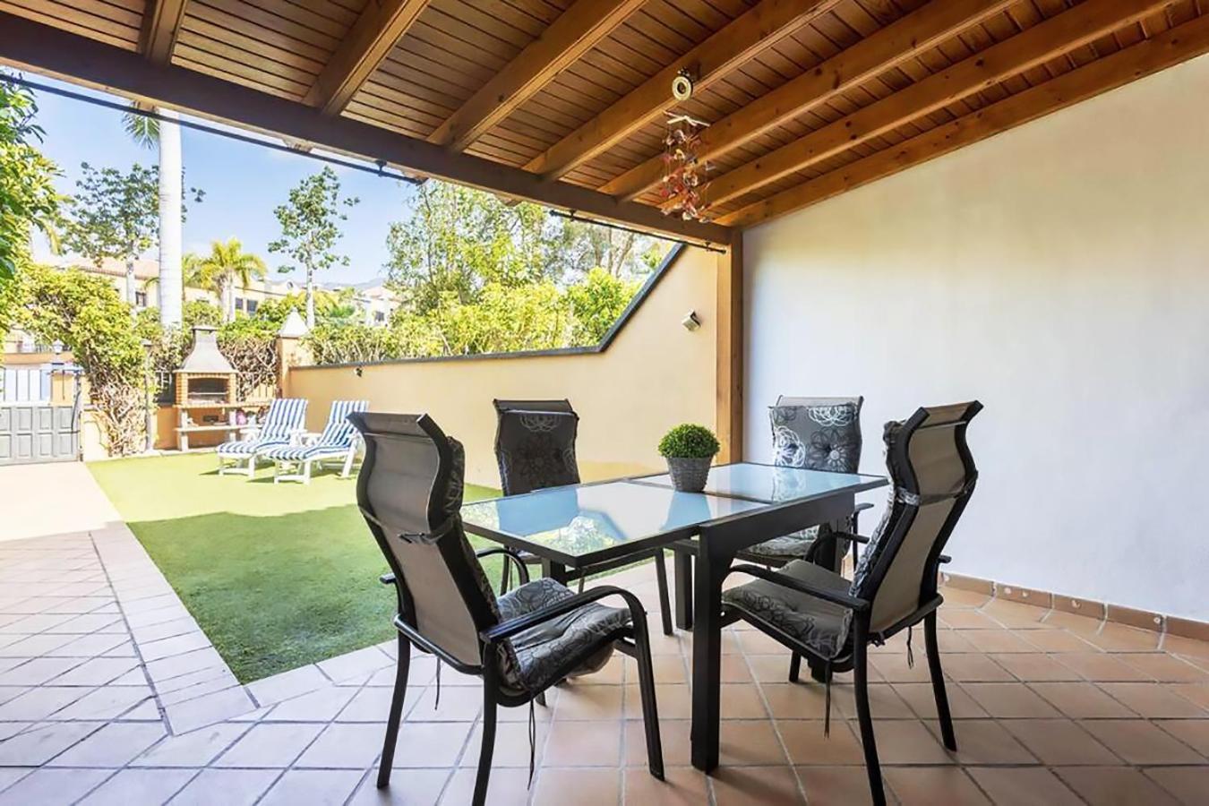 Hébergement de vacances Exclusive Townhouse In Plaza Del Duque Close To The *