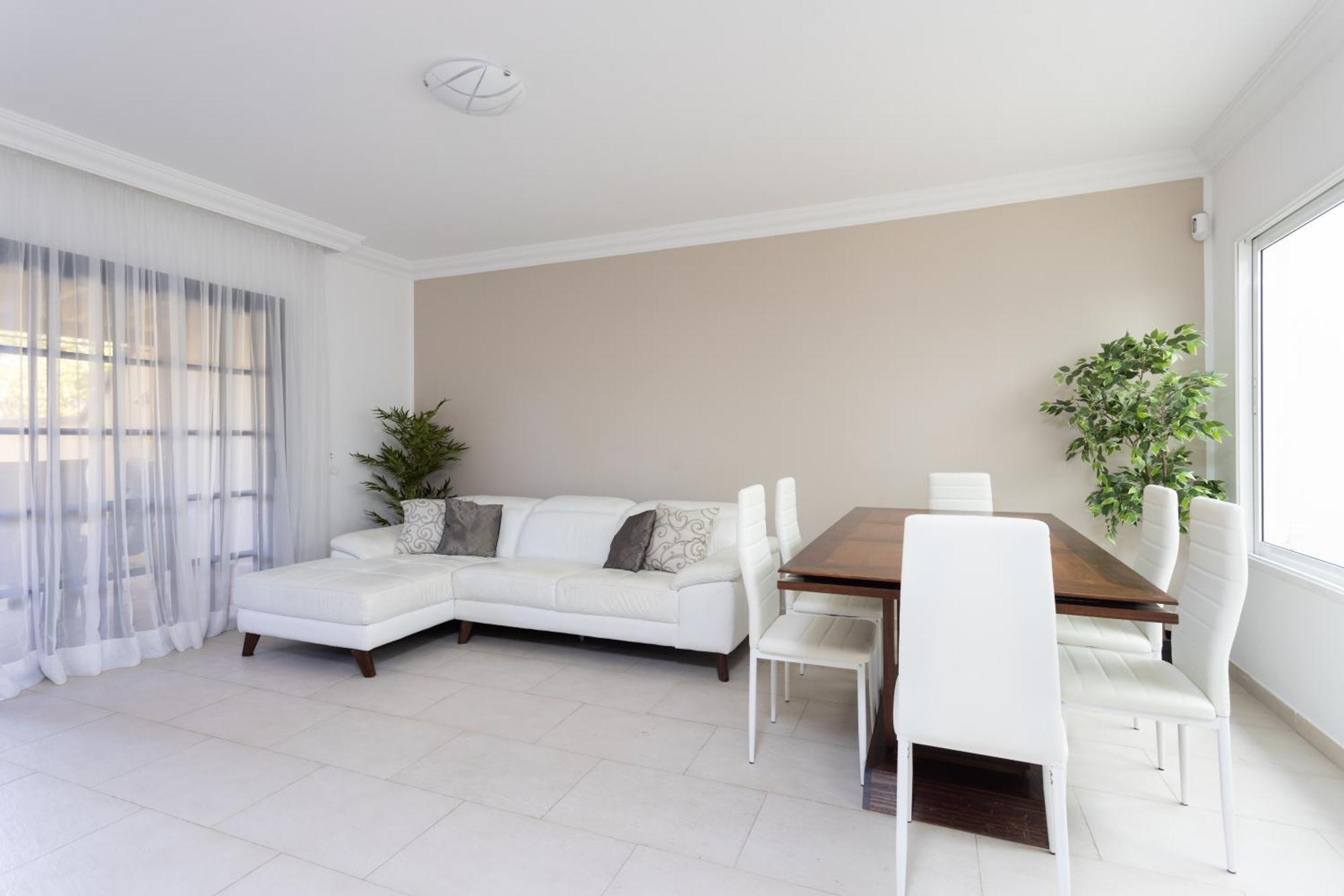 Exclusive Townhouse In Plaza Del Duque Close To The Hébergement de vacances Costa Adeje (Tenerife)