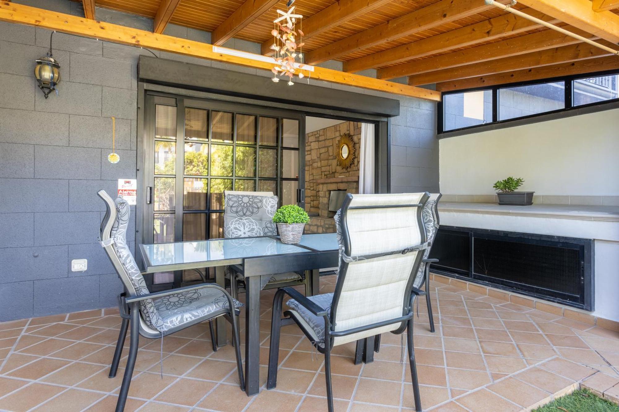 Exclusive Townhouse In Plaza Del Duque Close To The *